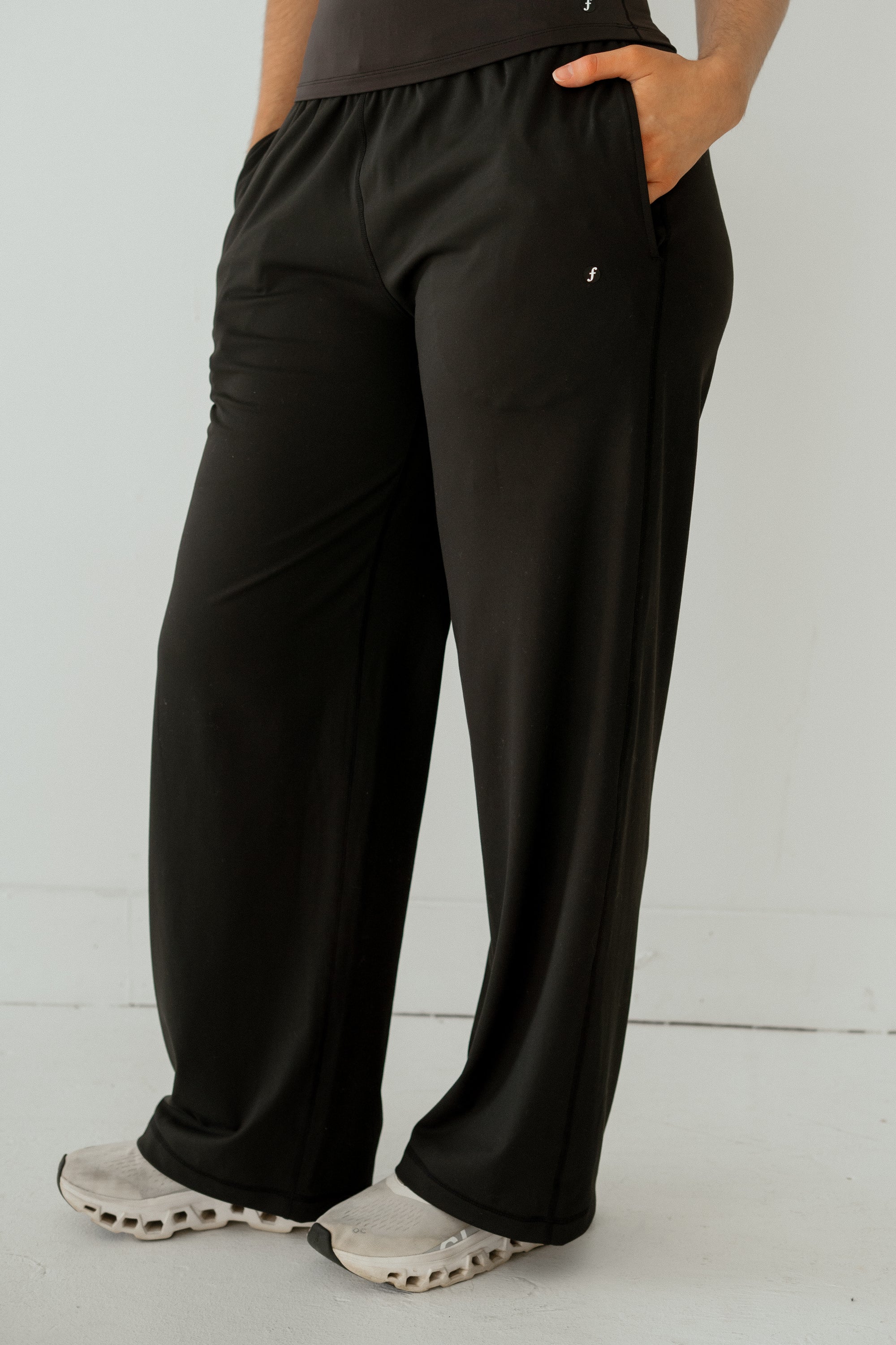 The Essential Pant- Black